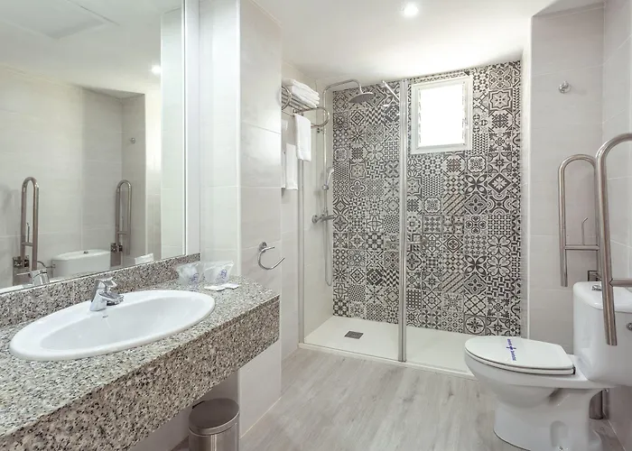 凯丽曼杰若酒店 酒店