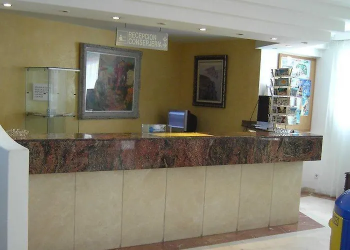 凯丽曼杰若酒店 3*