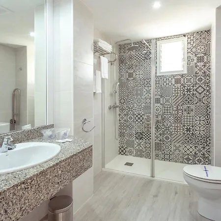 Kilimanjaro Hotel 3*